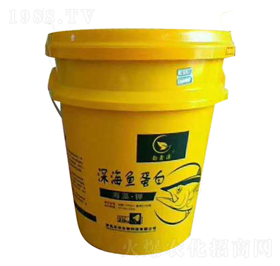 ��~����-���r����